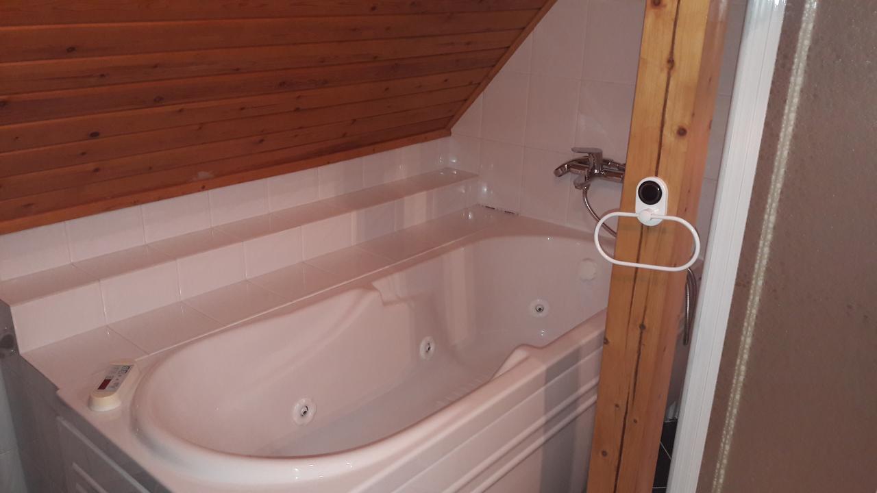 Pero Panzio Bed & Breakfast Debrecen Bagian luar foto
