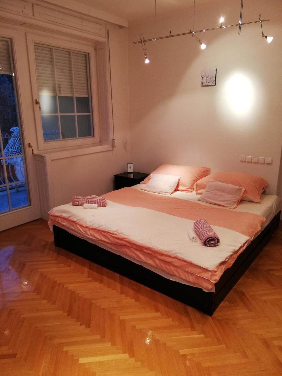 Pero Panzio Bed & Breakfast Debrecen Bagian luar foto