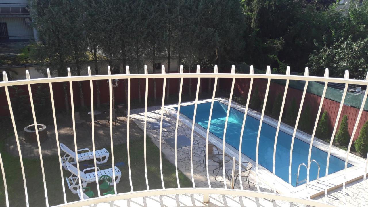 Pero Panzio Bed & Breakfast Debrecen Bagian luar foto