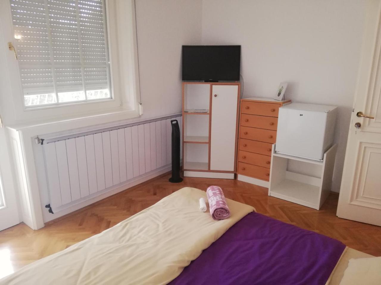 Pero Panzio Bed & Breakfast Debrecen Bagian luar foto